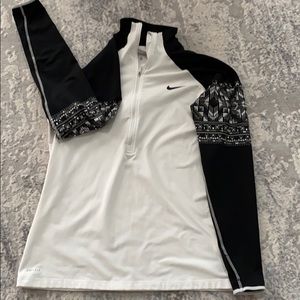 Women’s Nike half zip pullover